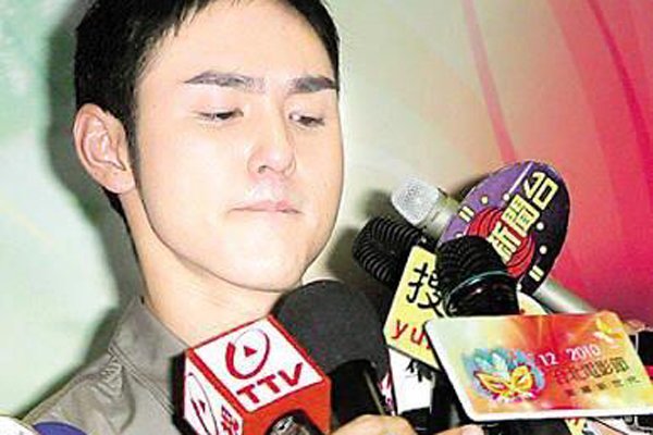 阮經天初夜門 他的獸性行為害了“阿奴”的一生