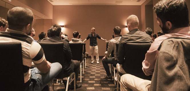 RSD 瓦倫蒂諾《隱形游戲》“精準機翻”